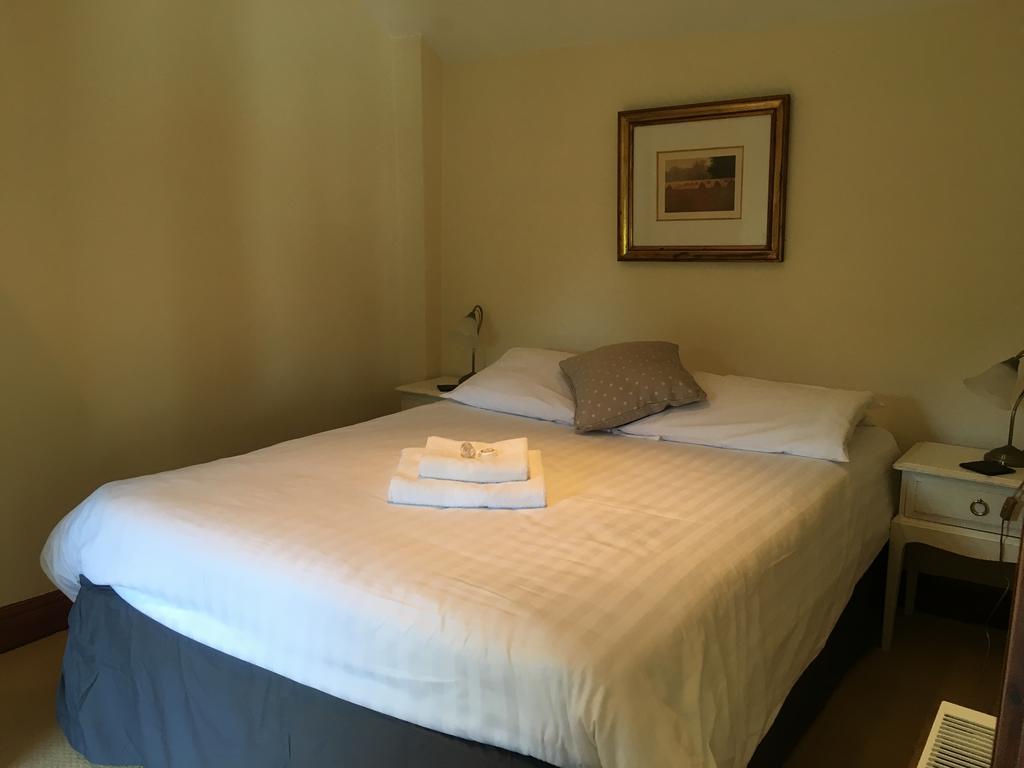 The Crown Hotel Mundford Eksteriør bilde