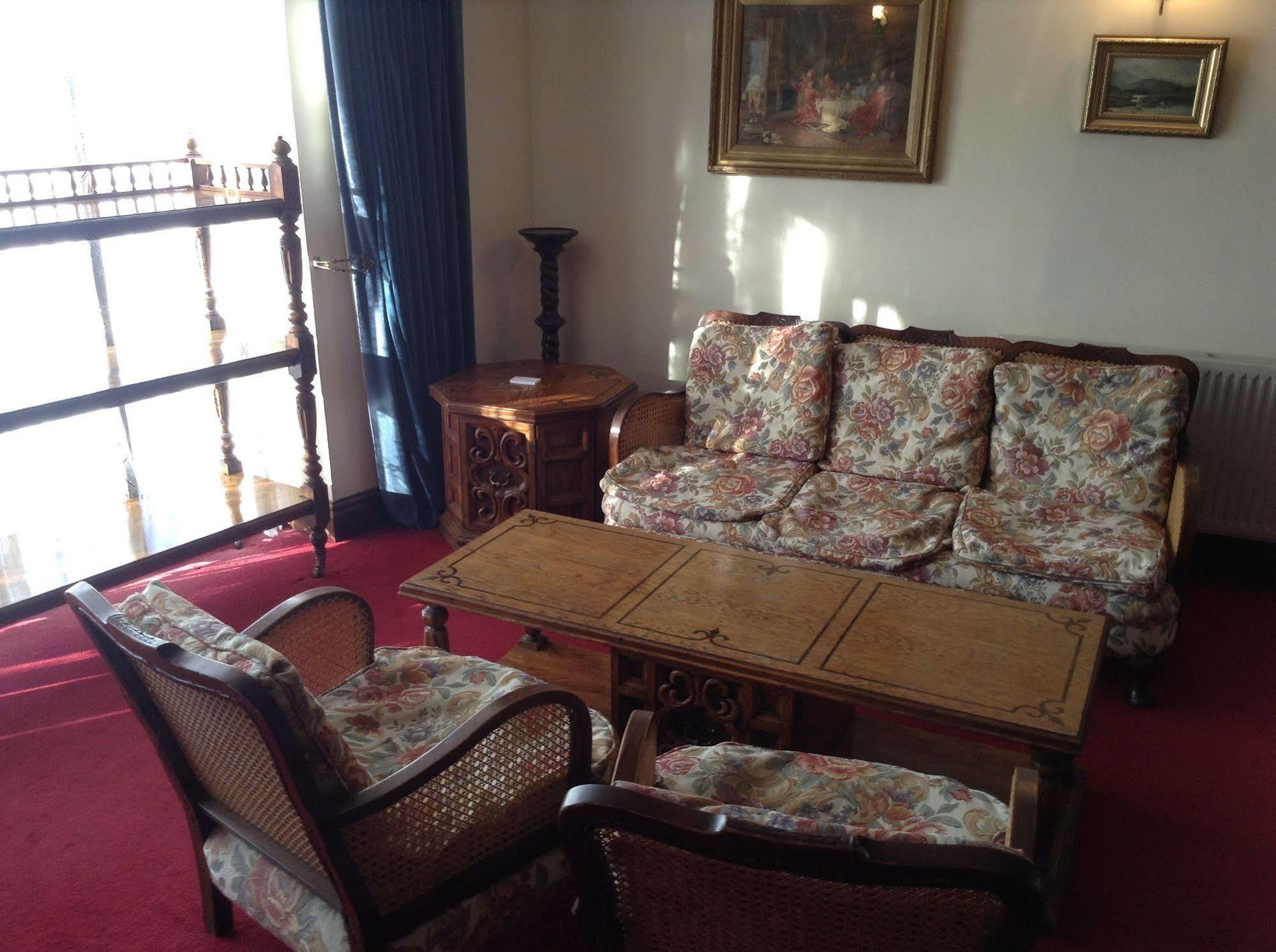 The Crown Hotel Mundford Eksteriør bilde